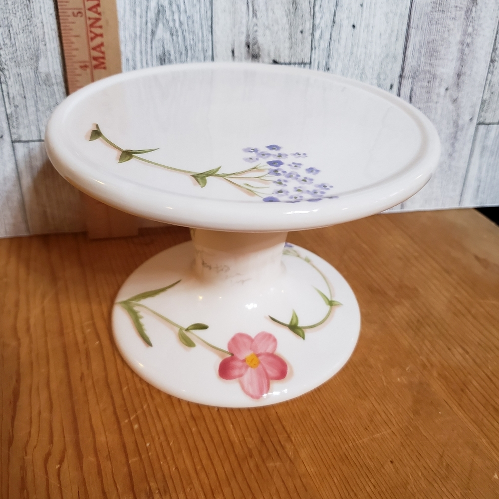 Bath & Body works vintage candle stand